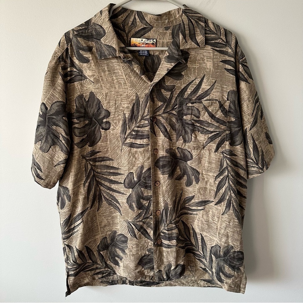 Havana Jack's Cafe Button Down Shirt Men's M Hawaiian Palm Trees Silk beige